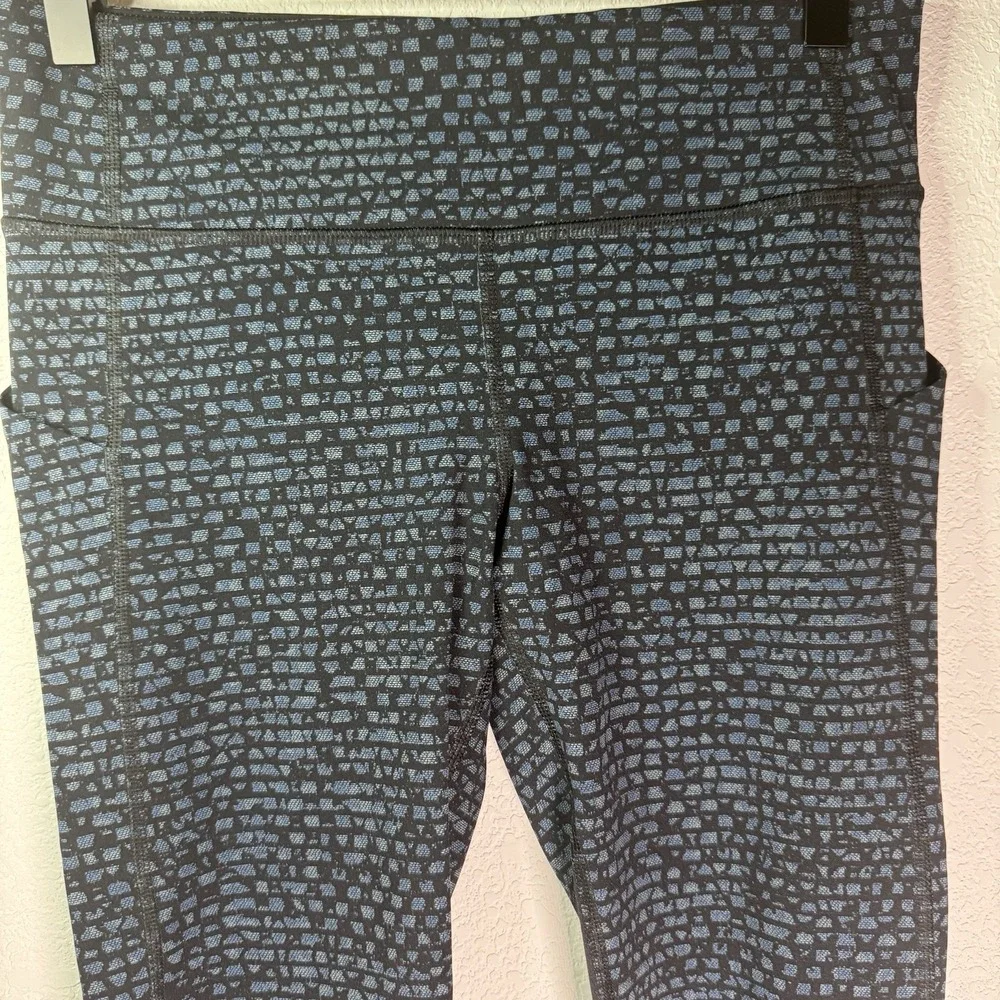 Lululemon | Leggings‎ Crop Black Blue Pattern Mesh Pocket | Women Size 6